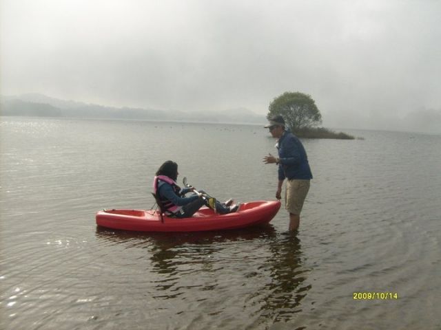  Kayaking at the Santa Ana dam 